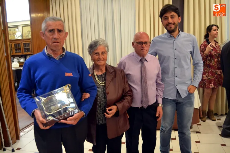 Foto 10 - 22 matrimonios de la comarca renuevan en la ciudad su &lsquo;Si Quiero&rsquo; medio siglo despu&eacute;s
