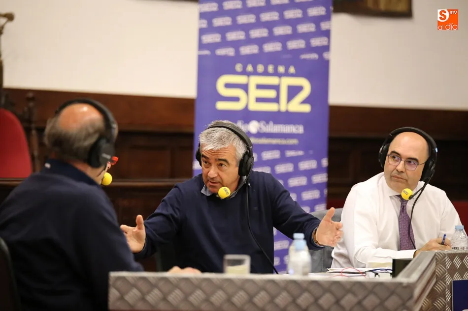 Foto 3 - Carles Francino emite en directo La Ventana desde el Paraninfo de la Universidad