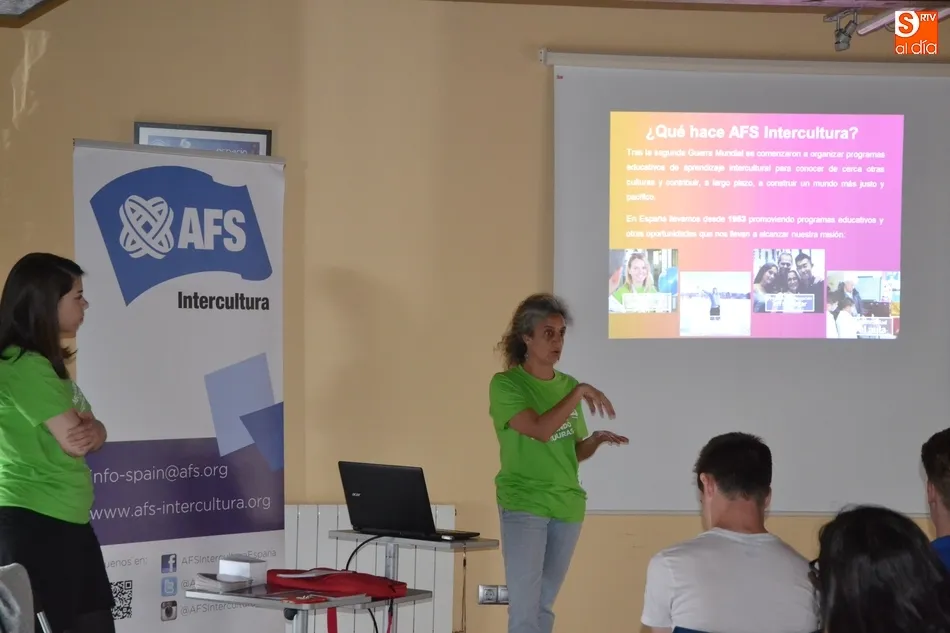 Foto 7 - Buena respuesta de las familias mirobrigenses a la llamada del proyecto AFS Intercultura  