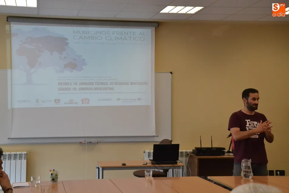 Foto 5 - El uso de vasos reutilizables en eventos como el Carnaval, a debate en el foro sobre el cambio...