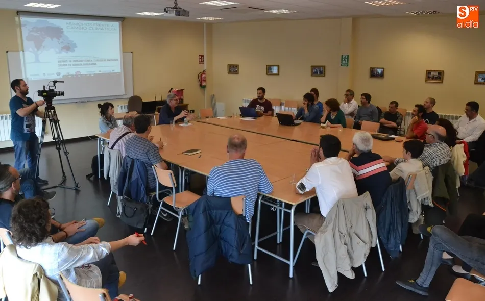 Foto 3 - El uso de vasos reutilizables en eventos como el Carnaval, a debate en el foro sobre el cambio...