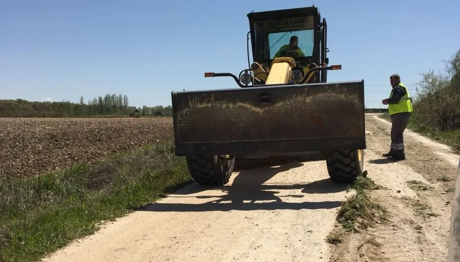 Para poder llevar a cabo estos arreglos el Ayuntamiento ha contado como en anteriores ocasiones con la colaboración del parque de maquinaria de la Diputación