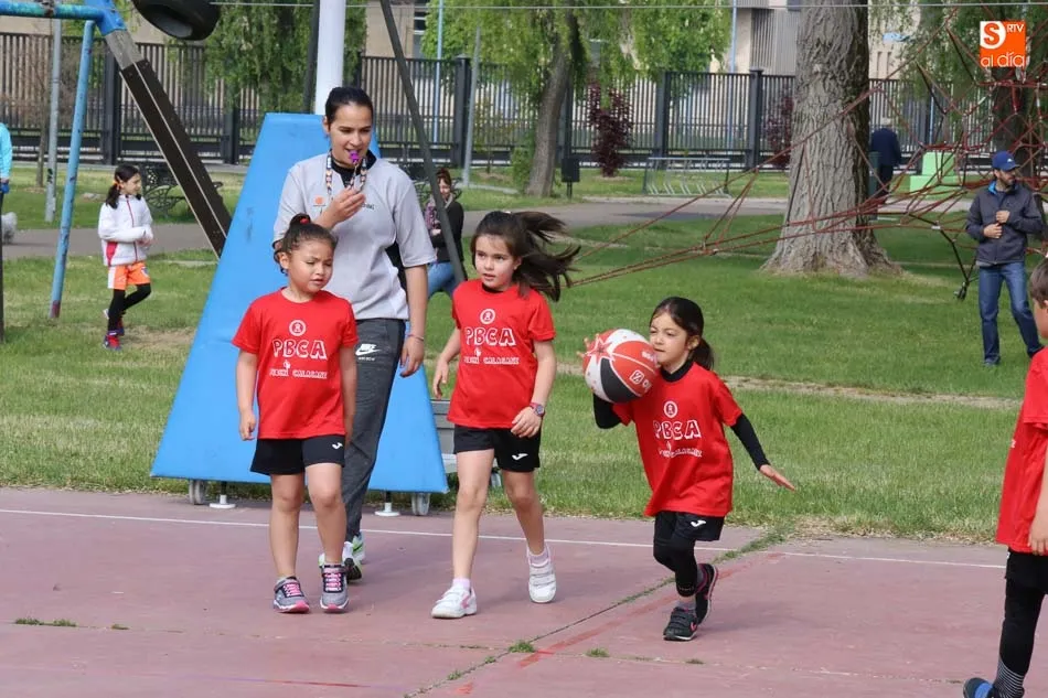 Foto 5 - &Eacute;xito del D&iacute;a del Minibasket con cientos de jugadores y aficionados