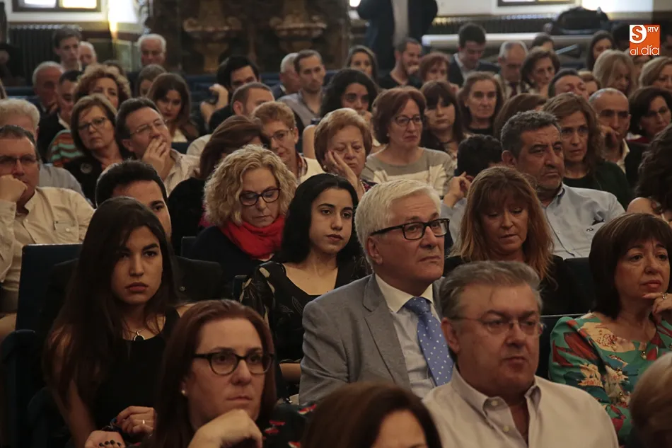 Foto 11 - Emociones y alegr&iacute;a en la graduaci&oacute;n de Ingenier&iacute;a Inform&aacute;tica de la UPSA