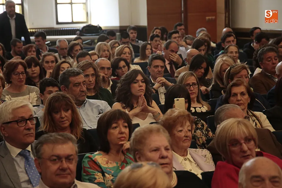 Foto 9 - Emociones y alegr&iacute;a en la graduaci&oacute;n de Ingenier&iacute;a Inform&aacute;tica de la UPSA