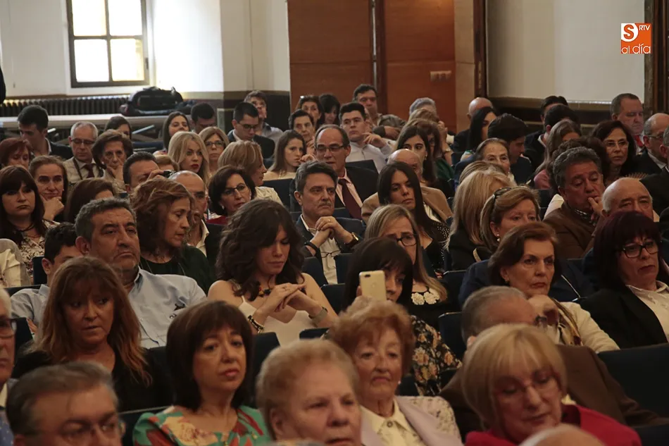 Foto 2 - Emociones y alegr&iacute;a en la graduaci&oacute;n de Ingenier&iacute;a Inform&aacute;tica de la UPSA