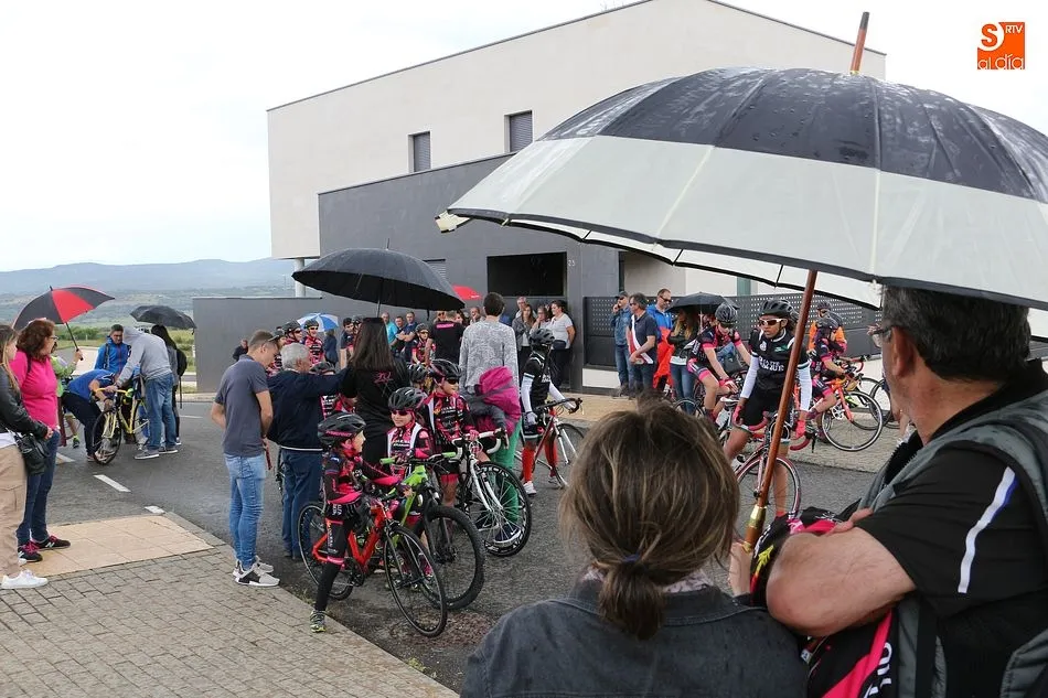 Foto 7 - M&aacute;s de un centenar de j&oacute;venes ciclistas se ponen a prueba en Guijuelo