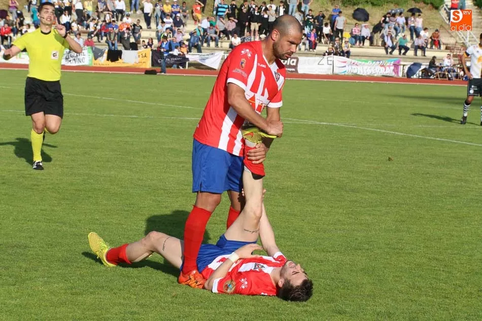 Unionistas no puede abrir la lata en un partido igualado y el ascenso pasará por Don Benito (0-0)