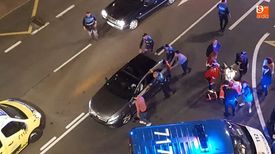 Foto 11 - Un motorista colisiona contra un turismo en la confluencia de las calles Correhuela y Gran V&iacute;a  