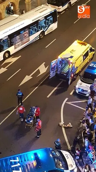 Foto 3 - Un motorista colisiona contra un turismo en la confluencia de las calles Correhuela y Gran V&iacute;a  