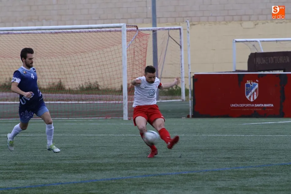 Foto 10 - El Santa Marta rubrica su segundo puesto y el Carbajosa desciende