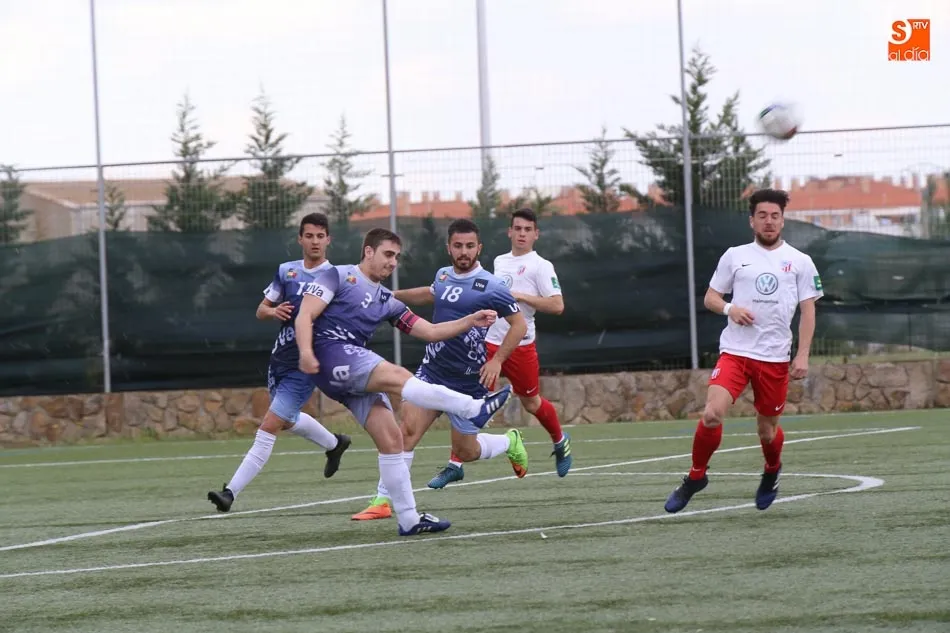 Foto 7 - El Santa Marta rubrica su segundo puesto y el Carbajosa desciende