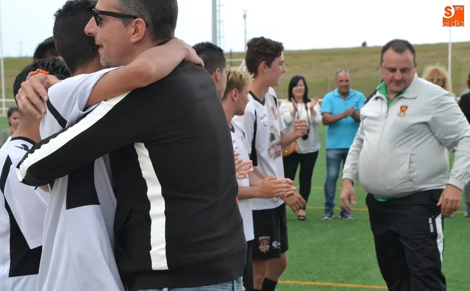 Foto 10 - El Juvenil del Ciudad Rodrigo cierra una &eacute;poca con un carrusel de goles y homenajes  