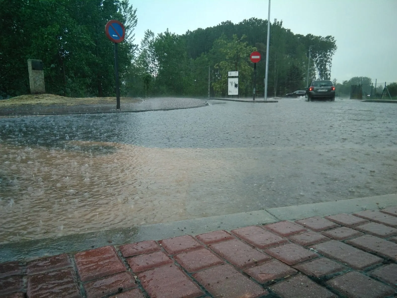Foto 9 - Un fort&iacute;simo aguacero provoca numerosos problemas en Ciudad Rodrigo  