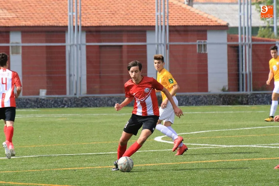 Foto 7 - El ascendido Santa Marta cierra la Liga en Regional Juvenil con una goleada ante un descendido...