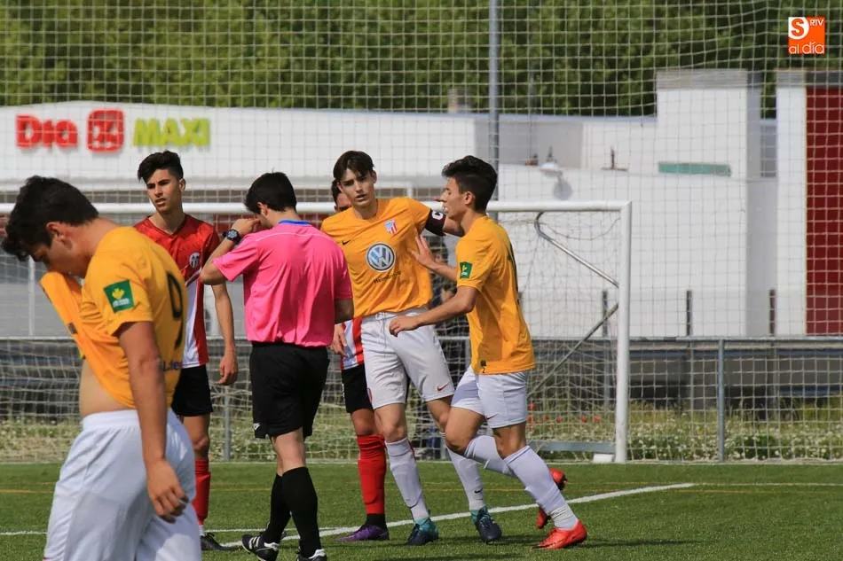 Foto 4 - El ascendido Santa Marta cierra la Liga en Regional Juvenil con una goleada ante un descendido...