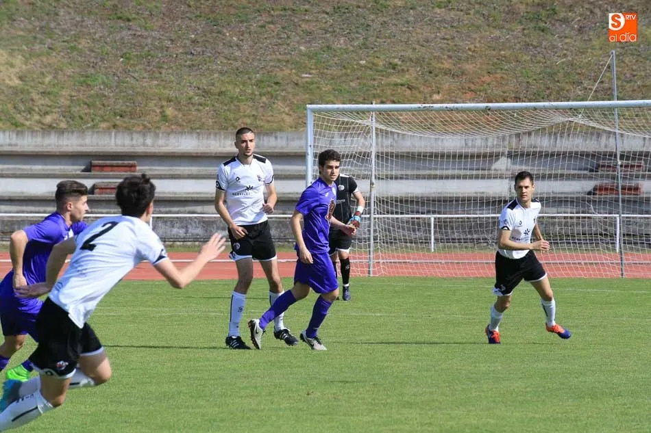 Foto 7 - El Salmantino B rinde honor al ascendido Ribert y luego le derrota en Las Pistas (3-2)