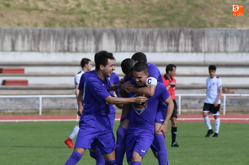Foto 3 - El Salmantino B rinde honor al ascendido Ribert y luego le derrota en Las Pistas (3-2)
