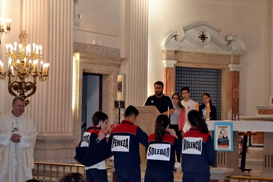 Foto 10 - M&aacute;s de 600 alumnos participan en las fiestas del colegio Esclavas de este a&ntilde;o  