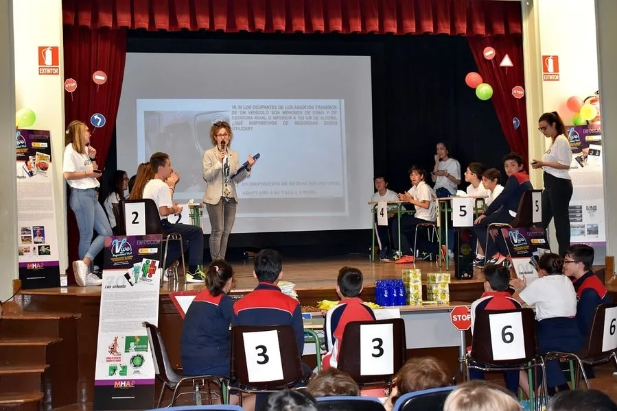 Foto 4 - M&aacute;s de 600 alumnos participan en las fiestas del colegio Esclavas de este a&ntilde;o  