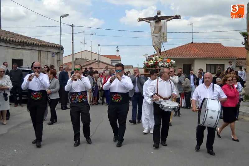 Foto 6 - Animaci&oacute;n y honras acompa&ntilde;an al Santo Cristo de la Custodia durante su primera jornada festiva en ...