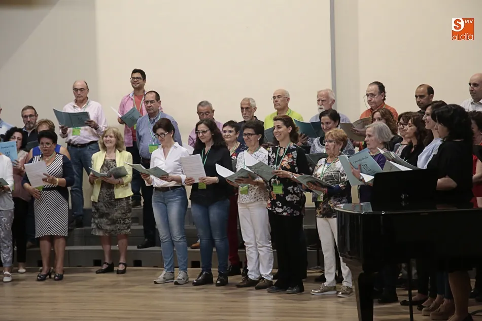 Foto 4 - Las I Jornadas Corales Salmantinas concluyen con un cuidado concierto