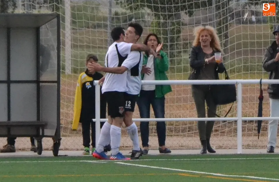 El Ciudad Rodrigo finaliza 6º tras lograr a última hora la victoria en el exilio de urgencia de...