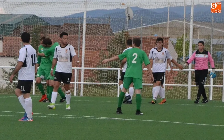 Foto 5 - El Ciudad Rodrigo finaliza 6&ordm; tras lograr a &uacute;ltima hora la victoria en el exilio de urgencia de...