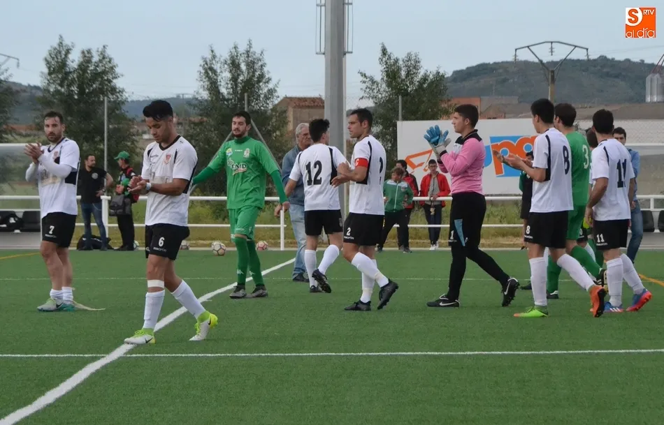 Foto 3 - El Ciudad Rodrigo finaliza 6&ordm; tras lograr a &uacute;ltima hora la victoria en el exilio de urgencia de...