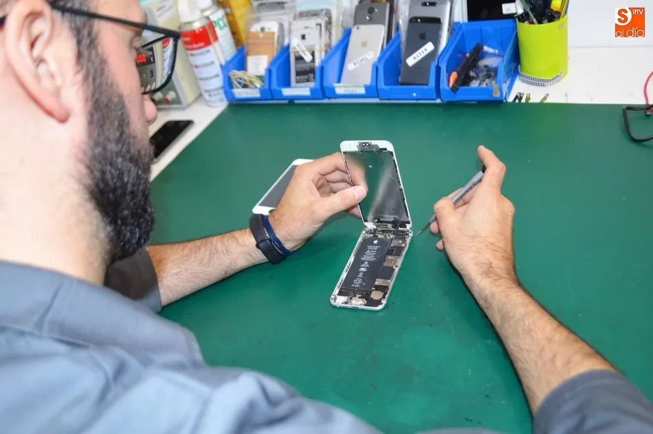 Su servicio técnico de reparación es una referencia en la ciudad | FOTOS: A. Merino