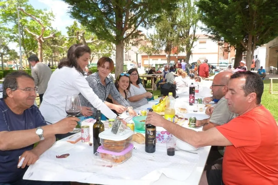 Foto 4 - La solidaridad une Aldearrubia y Encinas de Abajo