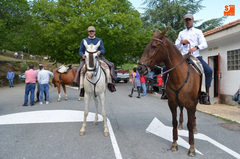 Foto 5 - Tradici&oacute;n a caballo en la Romer&iacute;a de los Paporros  