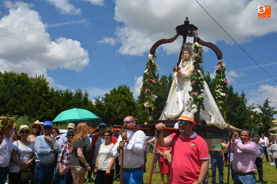 Foto 6 - Los salmantinos se re&uacute;nen un a&ntilde;o m&aacute;s para honrar a la Virgen de los Remedios