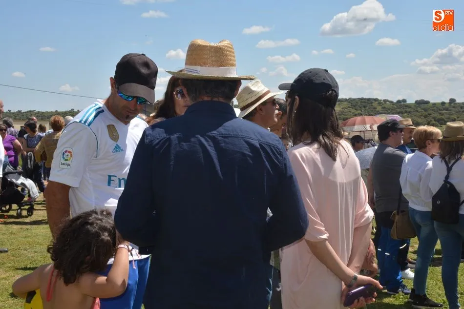 Foto 4 - Los salmantinos se re&uacute;nen un a&ntilde;o m&aacute;s para honrar a la Virgen de los Remedios
