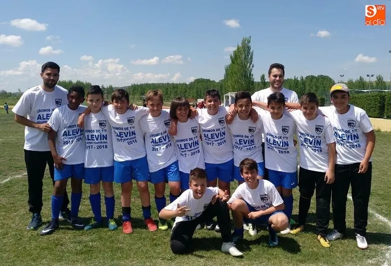 El Alevin A celebró su ascenso de categoría