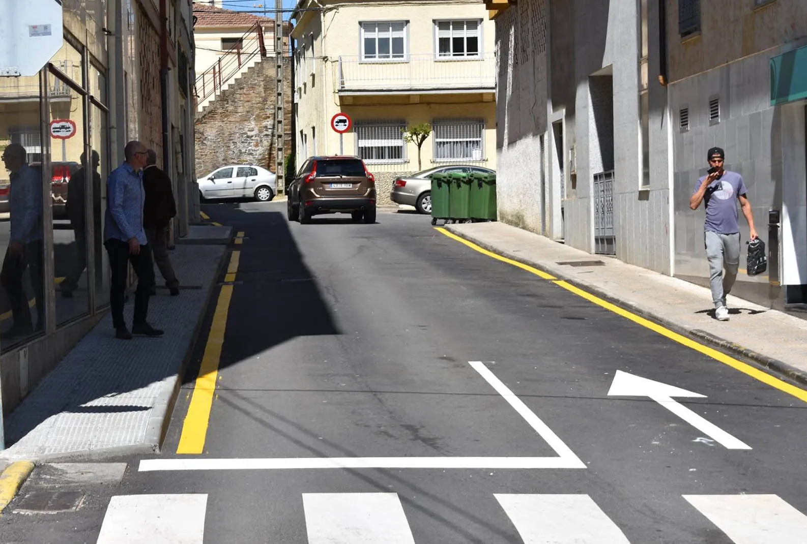 El Ayuntamiento mejora el tránsito de vehículos en la calle Atrases
