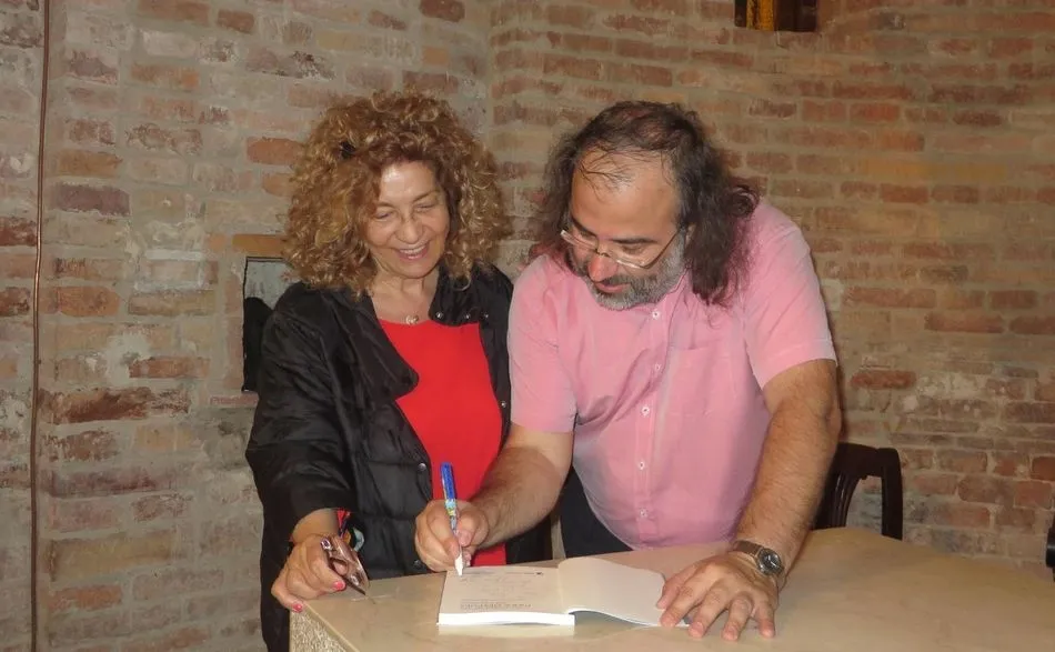 Foto 6 - El Festival de Mantua acogi&oacute; la voz po&eacute;tica de P&eacute;rez Alencart  