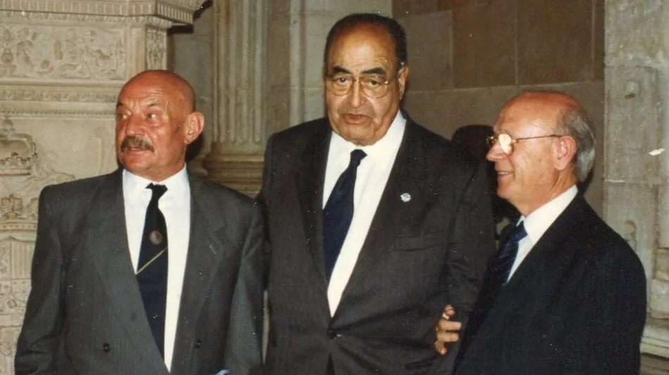 Hierro, Baquero y Ortega Carmona (Foto de A. P. Alencart, 1993)