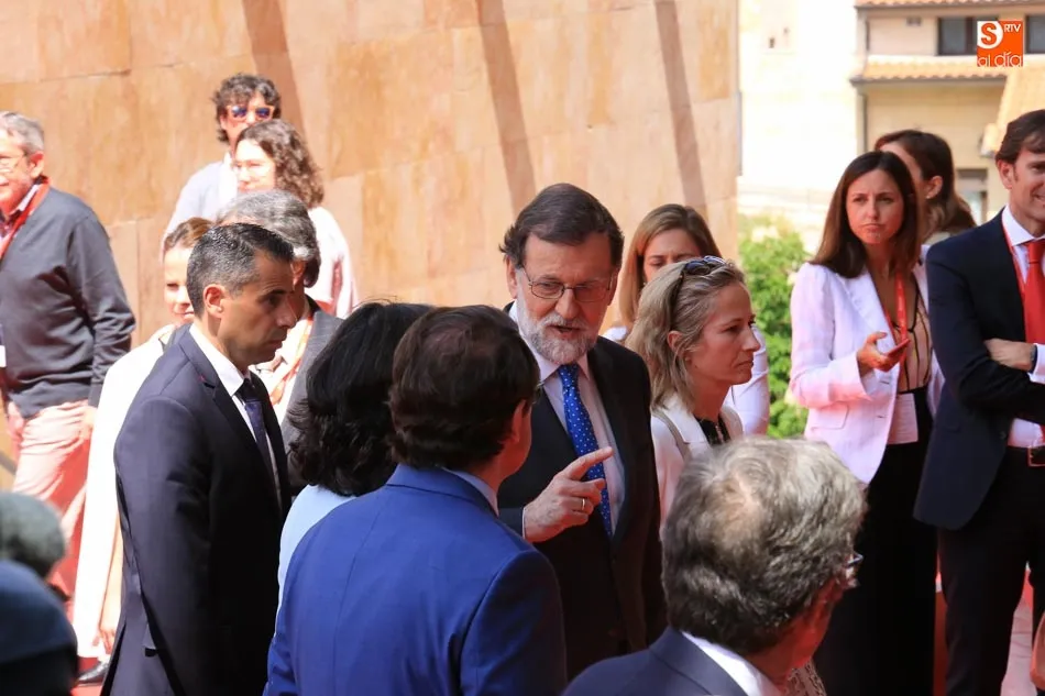 Foto 3 - Rajoy defiende la calidad de la Universidad pero reconoce &ldquo;que se puede mejorar&rdquo;