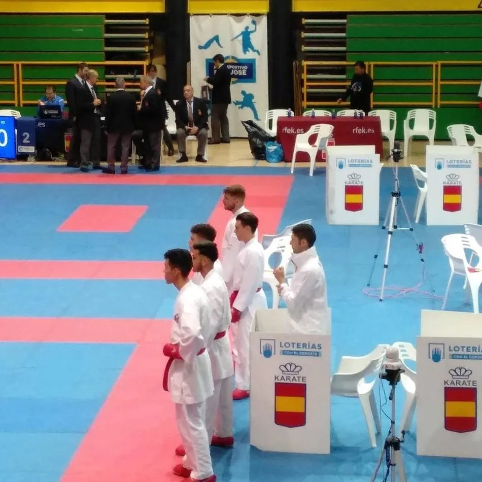 Foto 2 - El Kyoto Salamanca recibe medalla de plata en el Campeonato de Espa&ntilde;a de Clubes  
