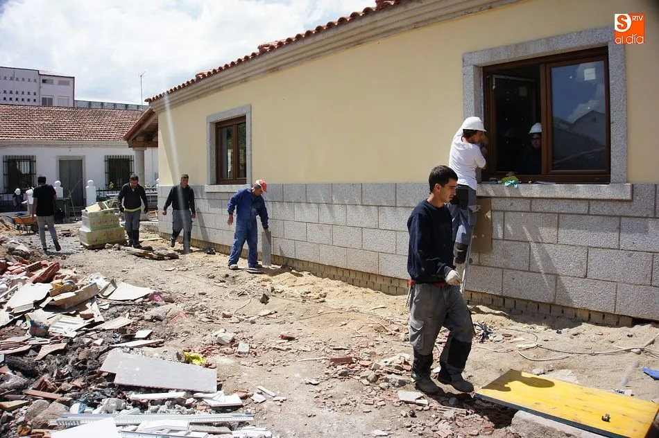 Foto 11 - La Acci&oacute;n Formativa de Empleo que construye el tanatorio municipal llega a su final