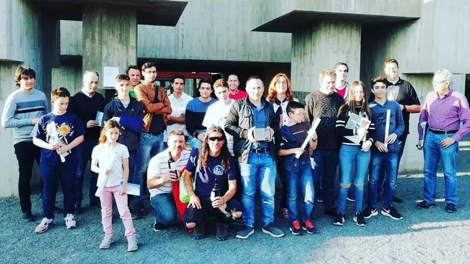 Alguno de los niños junto a sus familiares en el Torneo Infantil.