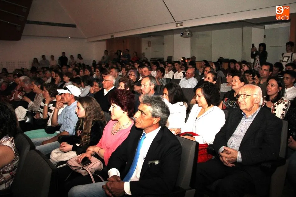 Foto 9 - Emotivo acto de Graduaci&oacute;n de una nueva promoci&oacute;n en el IES Ramos del Manzano  