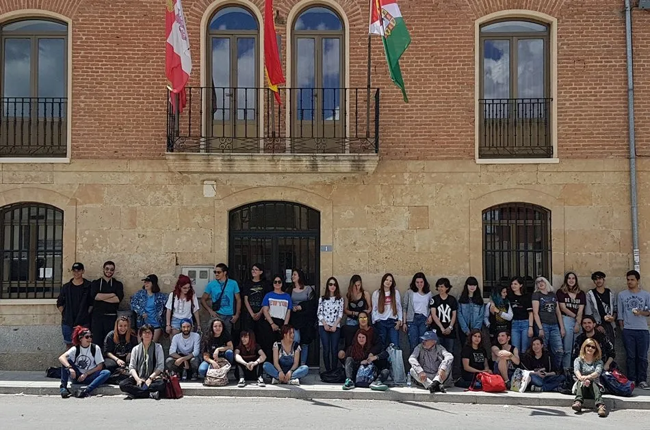 Foto 2 - Alumnos de la USAL buscan el lado m&aacute;s creativo de Cantalpino