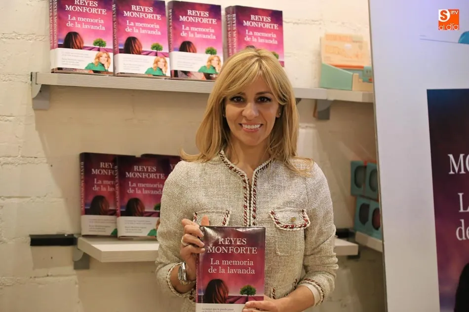 Foto 7 - Reyes Monforte presenta &lsquo;La memoria de la lavanda', una novela cargada de optimismo y...