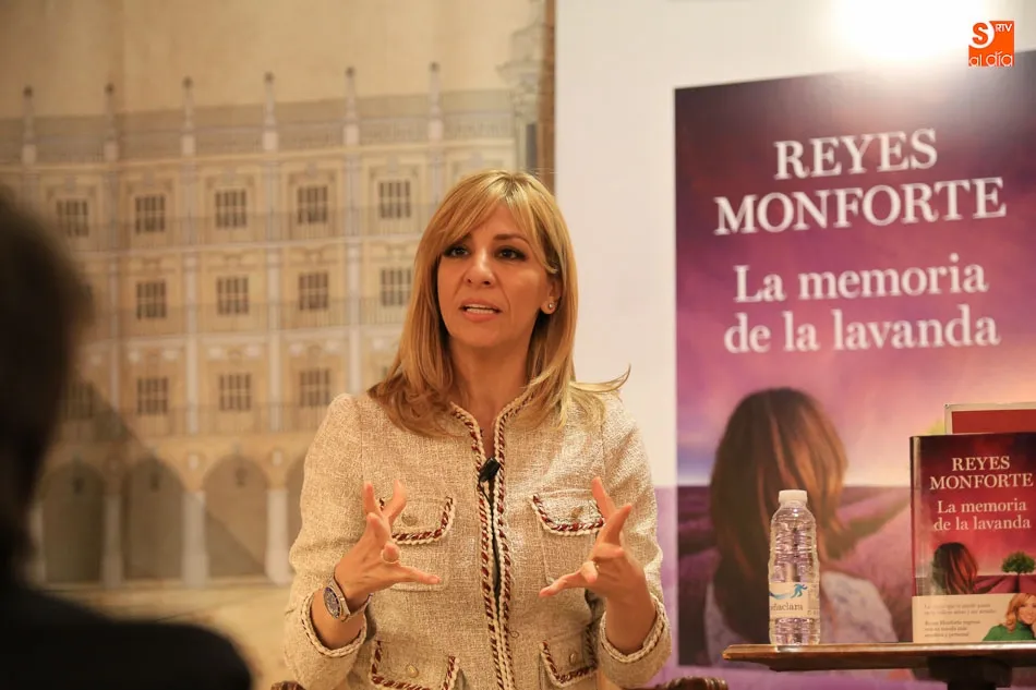 Foto 2 - Reyes Monforte presenta &lsquo;La memoria de la lavanda', una novela cargada de optimismo y...