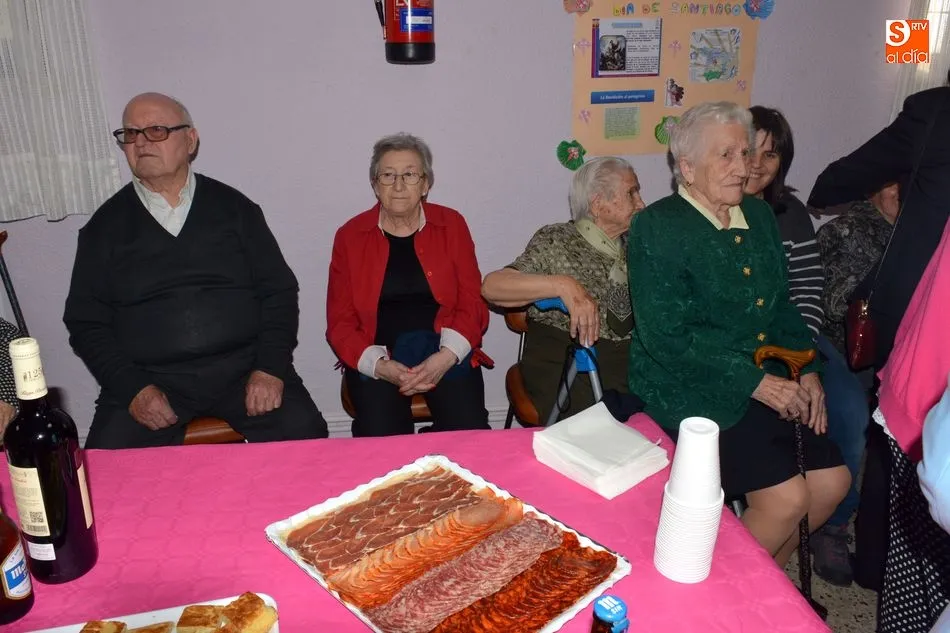 Foto 10 - Convivencia, panes y rosas en la fiesta de Santa Rita