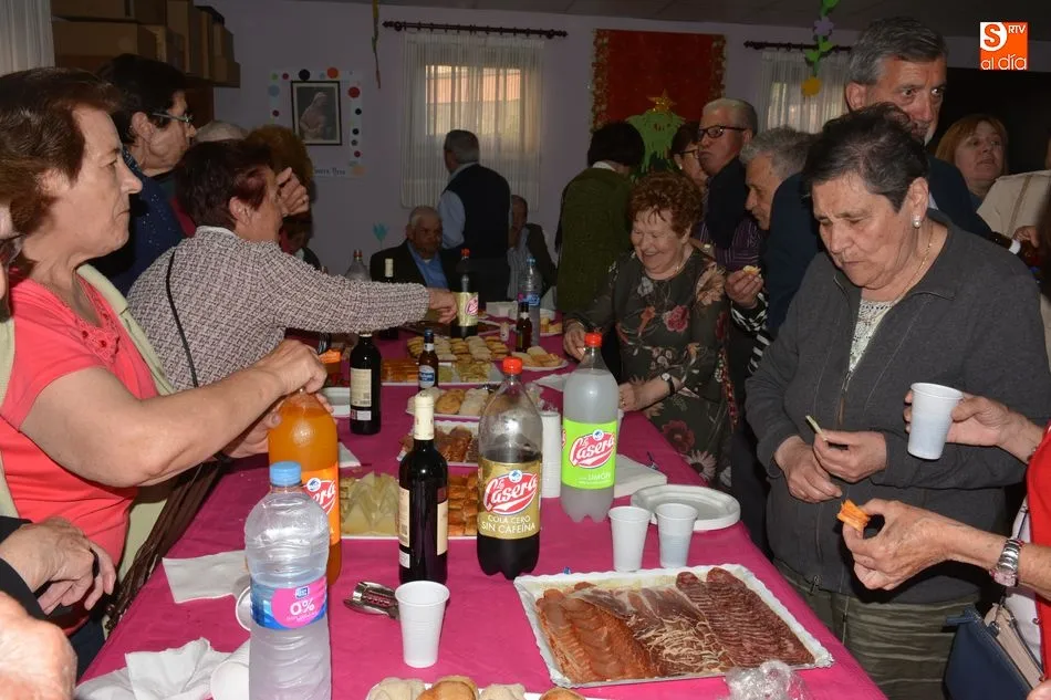 Foto 7 - Convivencia, panes y rosas en la fiesta de Santa Rita