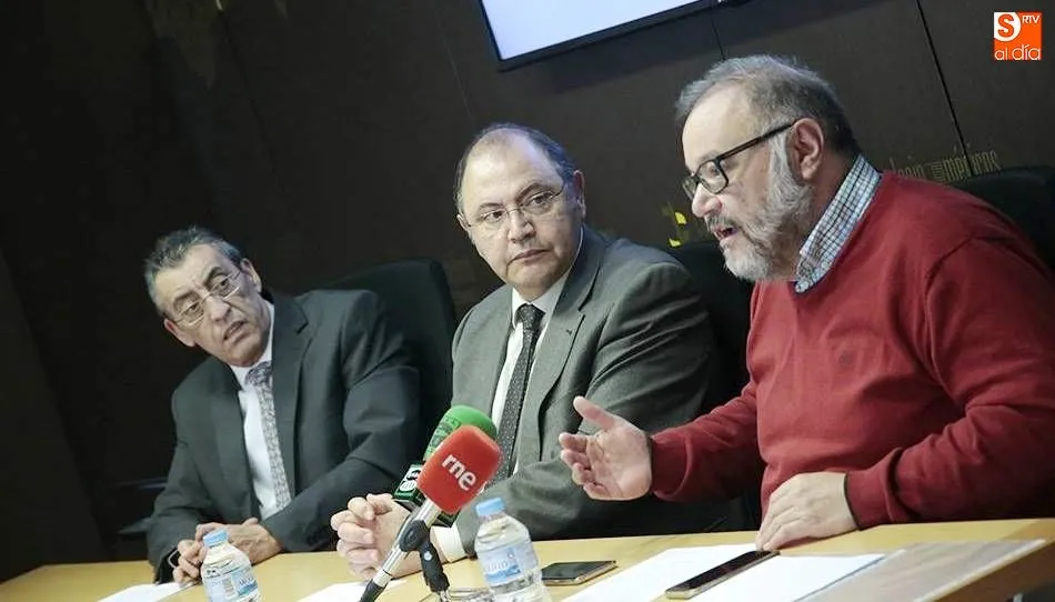 Bienvenido Mena, Jesús Alberto Martín y José Ignacio Calvo Arenillas, durante la presentación de ASPE CyL