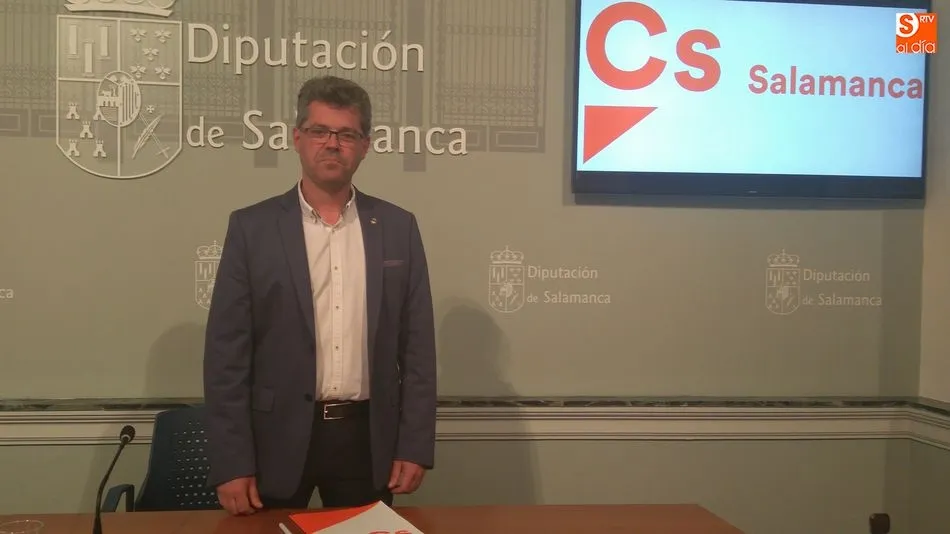 Manuel Hernández, portavoz de Ciudadanos, ha presentado las mociones para el próximo pleno de la Diputación